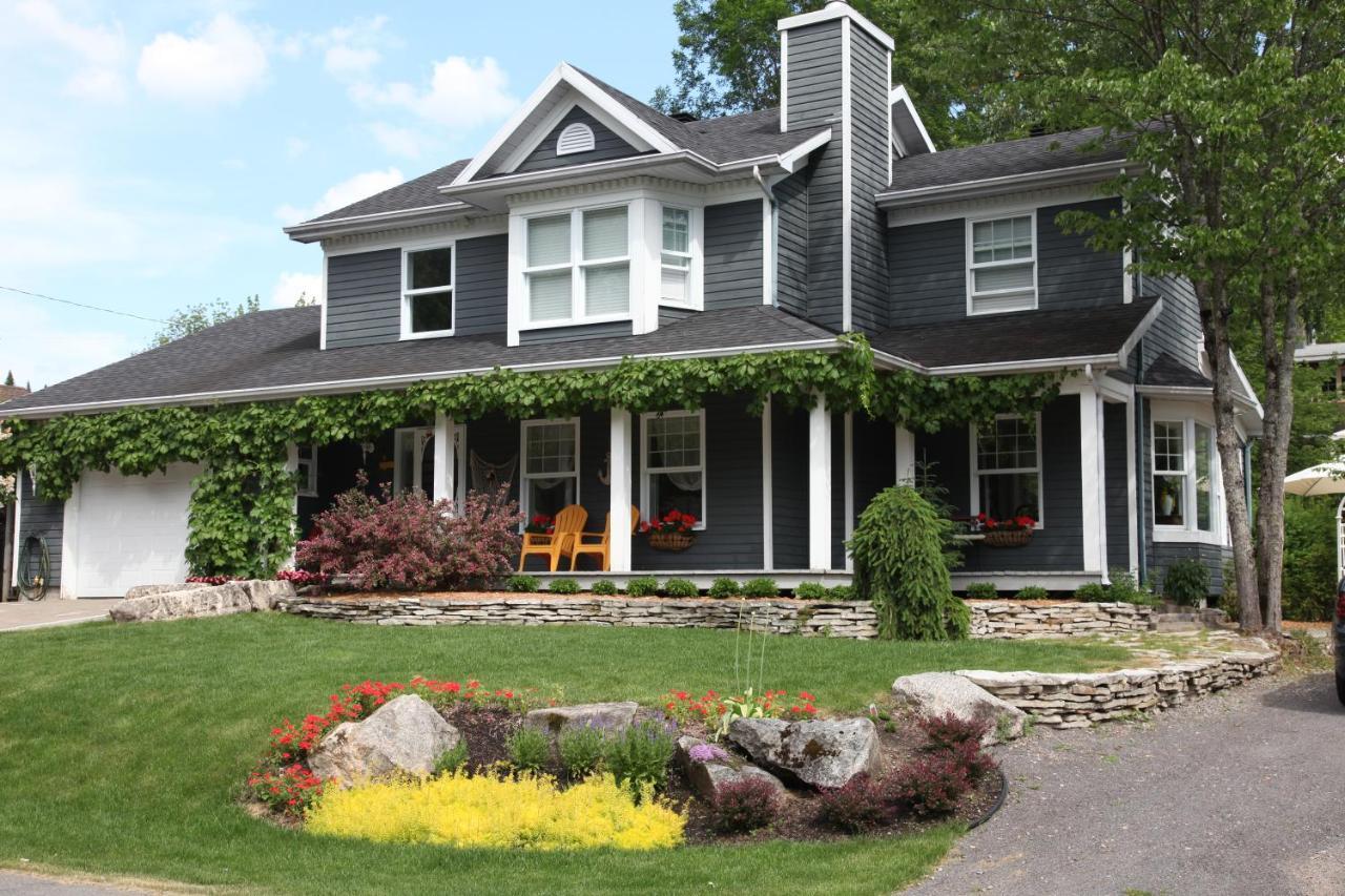 La Petite Hermine B&B Stoneham Exterior photo